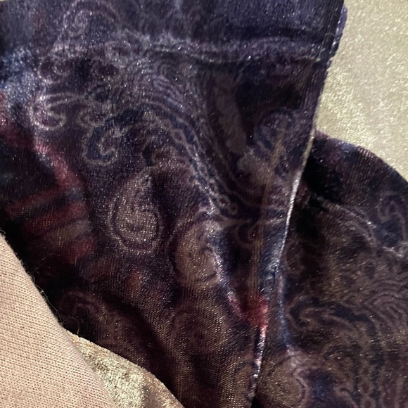 Live and Let Live Top with Different Fabrics - Velour & Cotton Size Medium - Picture 3 of 4